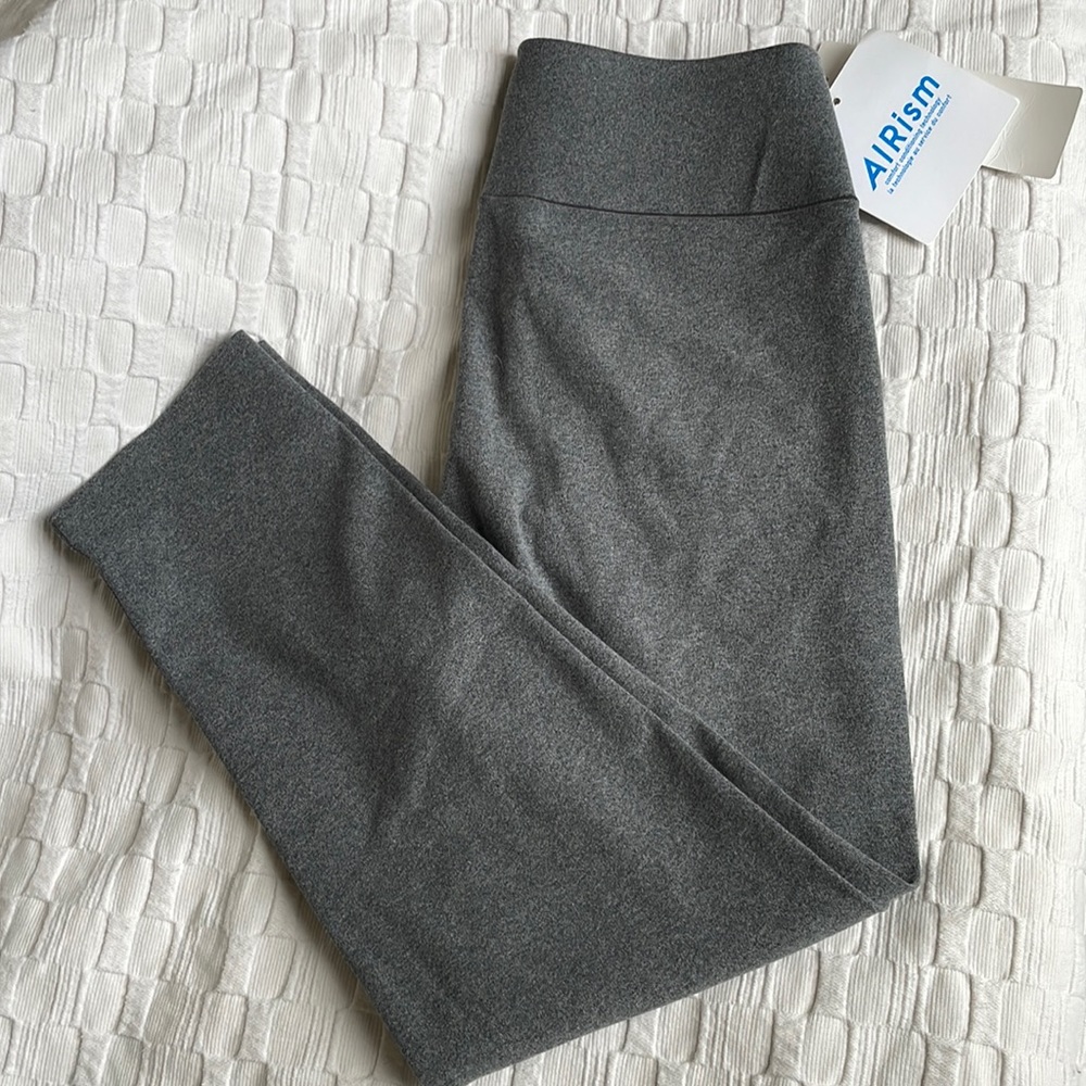 Uniqlo cropped leggings (BNWT)
